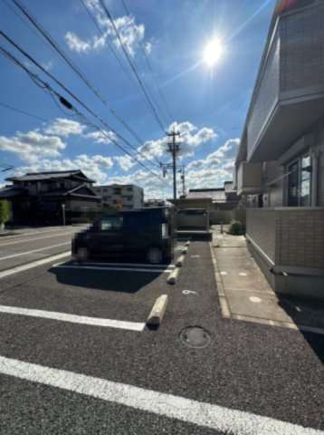 ポルックスの駐車場