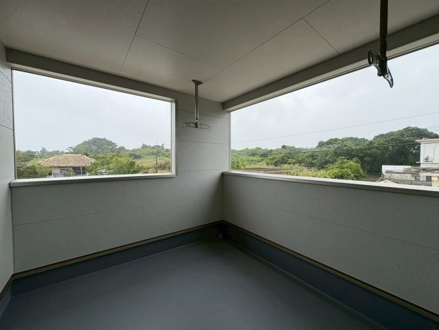 ♥♥糸満市南波平第２－②号棟（全４棟）のバルコニー|※参考写真※