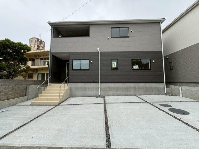 ♥♥糸満市南波平第２－③号棟（全４棟）の前面道路含む現地写真|※参考写真※