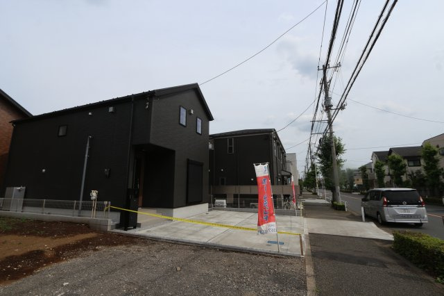 【LIGNAGE】東大和南街３丁目の外観|第八小学校徒歩2分、第一光ヶ丘公園徒歩2分、ヤオコー徒歩6分、
LICOPA東大和徒歩6分。教育・買物・自然が身近に揃う住環境♪