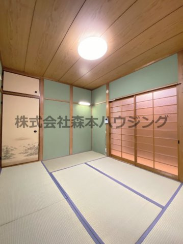 【和室】 | 　大東市寺川5丁目戸建貸家 | リビングスペース代わりに使えそうな和室です
1階