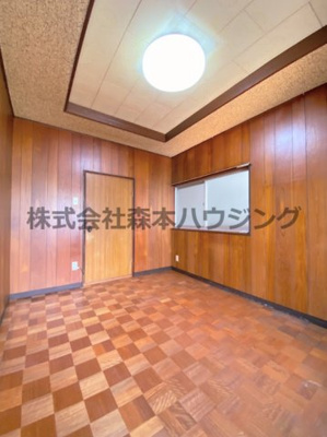 【洋室】 | 　大東市寺川5丁目戸建貸家 | 明るい洋室です
中2階