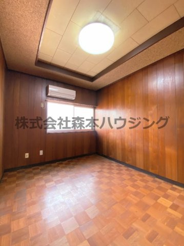 【子供部屋】 | 　大東市寺川5丁目戸建貸家 | 子供部屋としても使い勝手の良いお部屋です
中2階