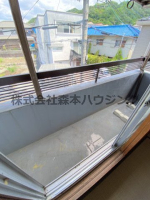 【バルコニー】 | 　大東市寺川5丁目戸建貸家 | 開放的で明るい空間を演出してくれるバルコニーです
3階