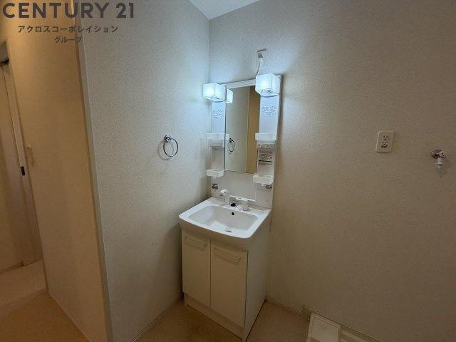 洗面所内に洗濯機置き場あり♪