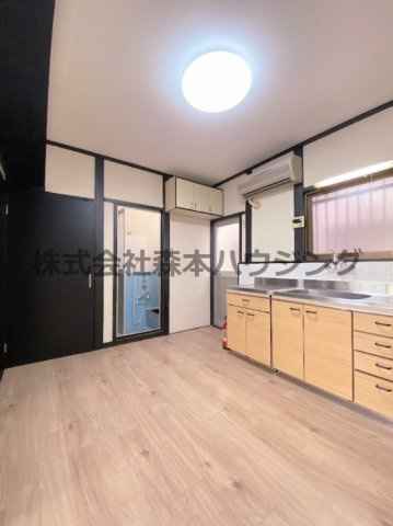【居間・リビング】 | 　守口市金田町3丁目戸建貸家 | ゆったり過ごせる居間です