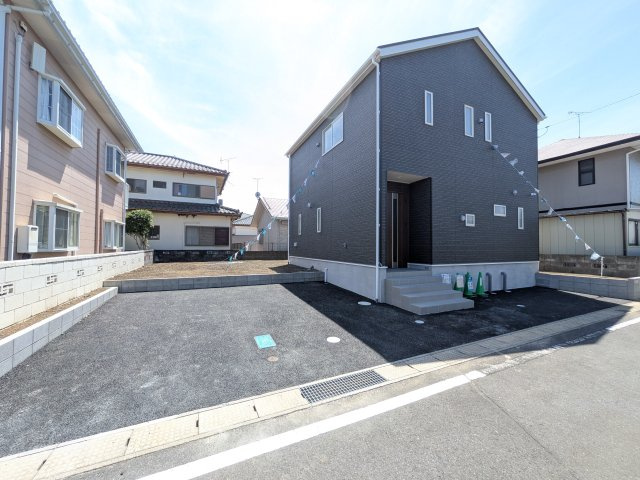水戸市笠原町　第6　新築戸建ての前面道路含む現地写真|写真だけでは伝わらない快適さを、ぜひ現地で体感しませんか？
即日見学可能です！平日のご案内も可能です♪
お気軽にお問合せまたはお電話ください！
0297-86-8370まで【リアライズ不動産】