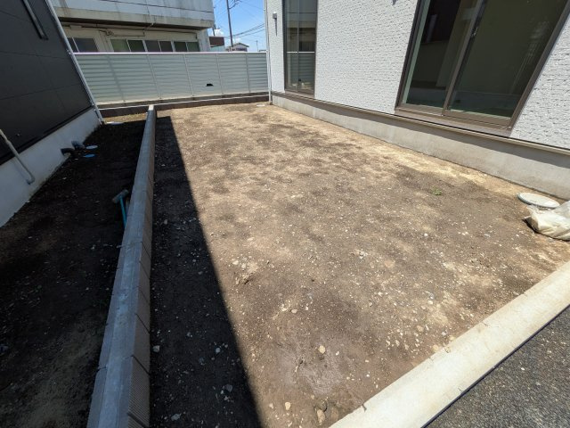 茨城町長岡　第4　新築戸建て　1号棟の庭|日当たりや広さを現地で体感してください。理想のガーデニングや家庭菜園を始めてみませんか。