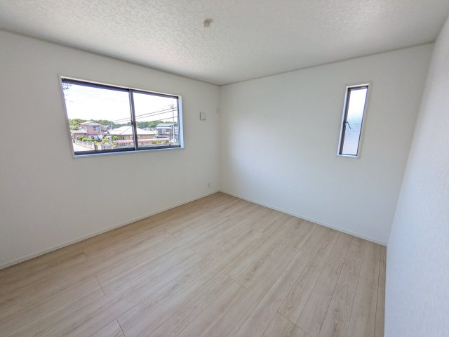 茨城町長岡　第4　新築戸建て　1号棟の洋室|陽当たりの良い明るい洋室です♪