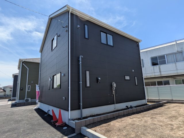 茨城町長岡　第4　新築戸建て　2号棟の前面道路含む現地写真|写真だけでは伝わらない快適さを、ぜひ現地で体感しませんか？
即日見学可能です！平日のご案内も可能です♪
お気軽にお問合せまたはお電話ください！
0297-86-8370まで【リアライズ不動産】