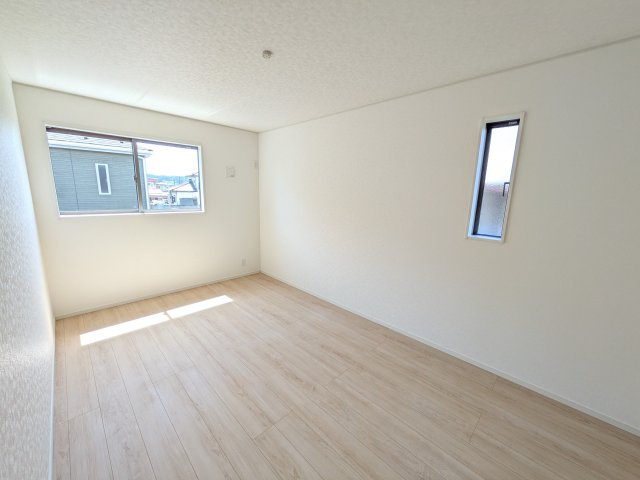 那珂市瓜連　第14　新築戸建て　6号棟の洋室|陽当たりの良い明るい洋室です♪