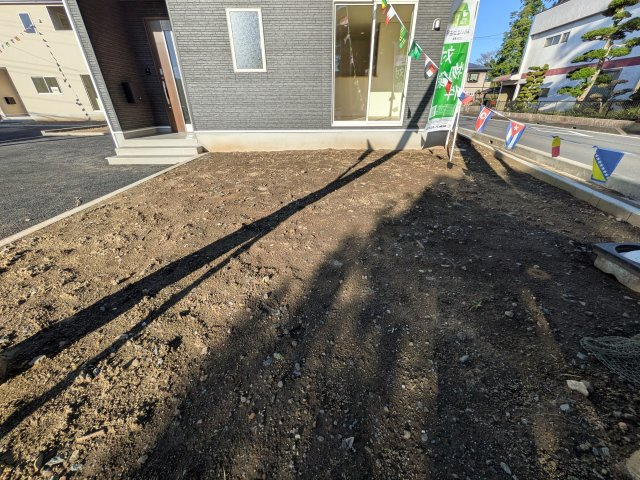 那珂市瓜連　第14　新築戸建て　2号棟の庭|日当たりや広さを現地で体感してください。理想のガーデニングや家庭菜園を始めてみませんか。