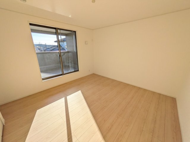 那珂市瓜連　第14　新築戸建て　3号棟の洋室|陽当たりの良い明るい洋室です♪