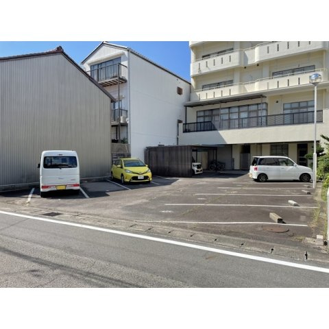 殿町3-12駐車場