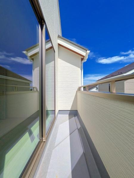 横浜市磯子区洋光台１丁目の新築一戸建のバルコニー|陽当り良好のバルコニー！
風通しもよく気持ちいいです