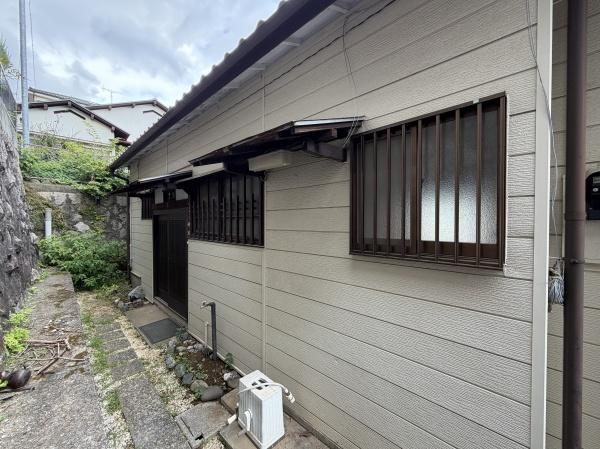 横浜市神奈川区大口通の中古一戸建の玄関|どこか落ち着きのある玄関！