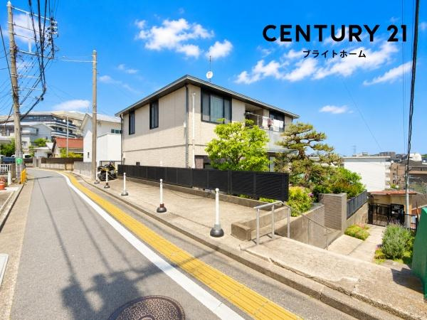 横浜市神奈川区大口通の中古一戸建の前面道路含む現地写真|陽当りの良さ、住環境を現地にてご確認下さい！
周辺環境も合わせてご案内させて頂きます！