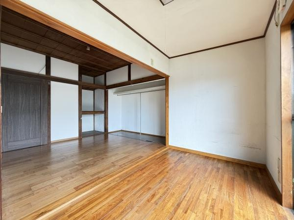横浜市神奈川区大口通の中古一戸建の洋室|クローゼットもあるので収納にも困りません！
荷物が多い方にも安心です。