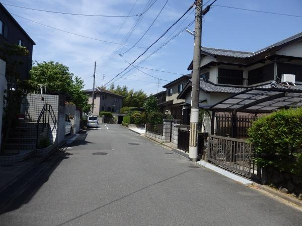 【前面道路含む現地写真】