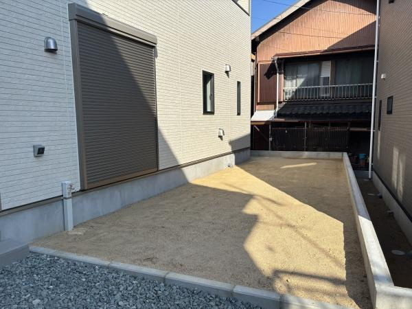 蒲郡市三谷町第13　全2棟・1号棟の庭|ウッドデッキやBBQ。想像が膨らむお庭