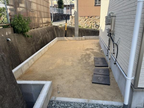 蒲郡市三谷町第13　全2棟・1号棟の庭|草花で飾れるお庭。