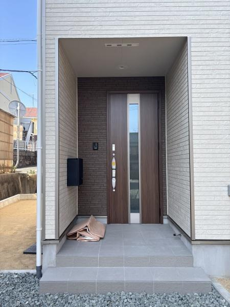 蒲郡市三谷町第13　全2棟・1号棟の玄関|訪れる人を心地よく迎え入れます。
