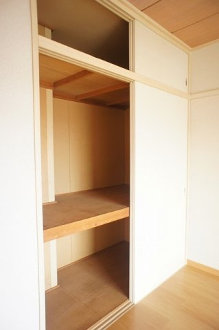 サンシャイン山野辺Ｂの収納
