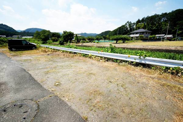 ビレッジハウス毛呂山2号棟の駐車場|カースペースがあります