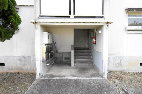 ビレッジハウス毛呂山2号棟のエントランス|毎日通るエントランスはこのようになっています