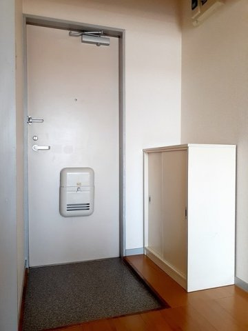 メゾンアサバの玄関|ゆったりとした玄関です