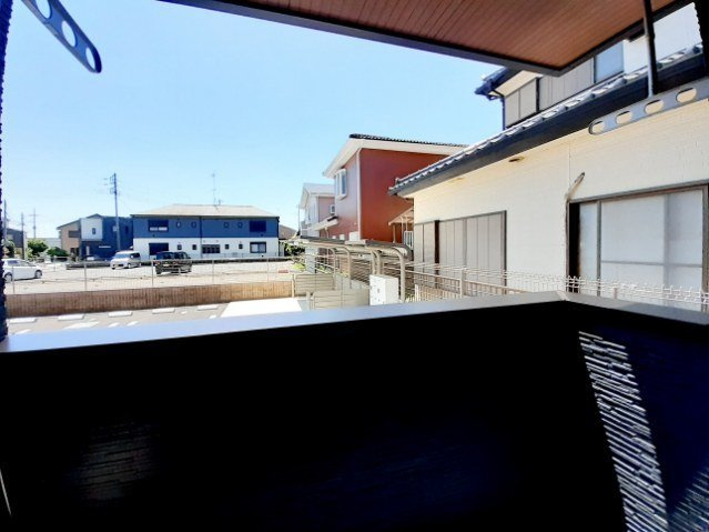 フロラシオンのバルコニー|暖かな日差しのふりそそぐバルコニー