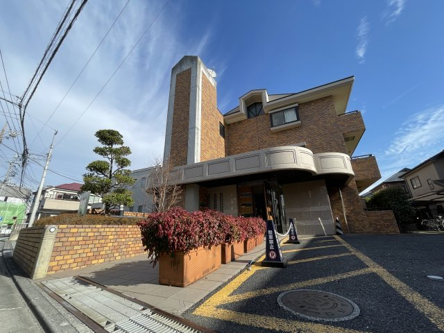 所沢メゾン5号館のエントランス|ゆとりのあるエントランスです