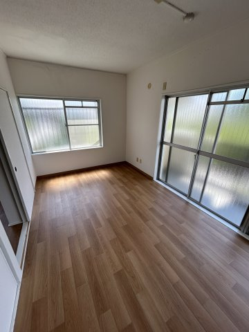 琴浦マンションの居間・リビング