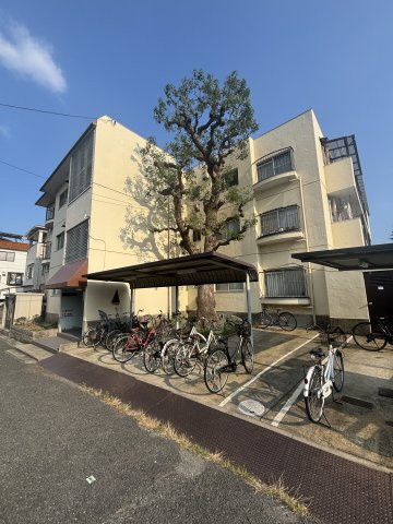 琴浦マンションの外観