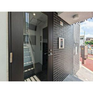 アストア別府のエントランス