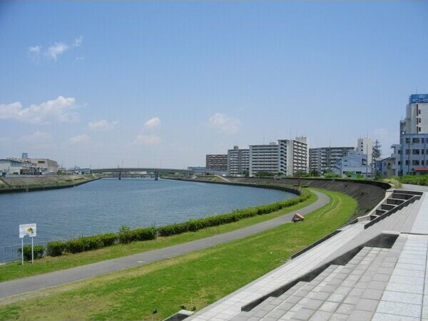 エクセル須賀の森の周辺