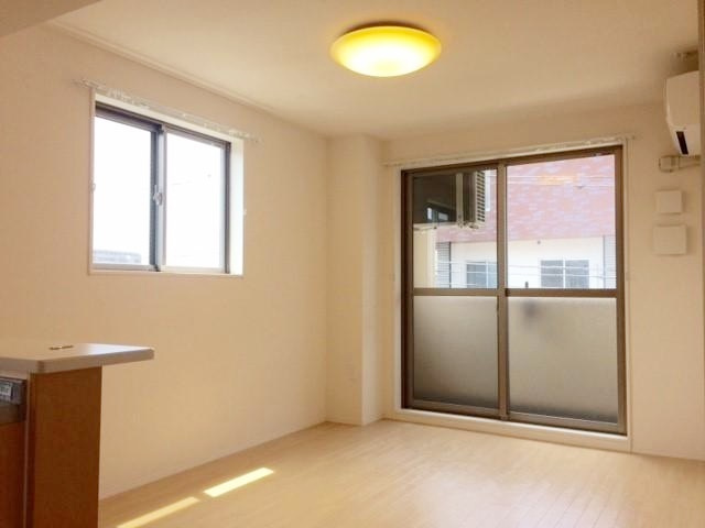 藤沢市湘南台２丁目の賃貸マンションの居間・リビング