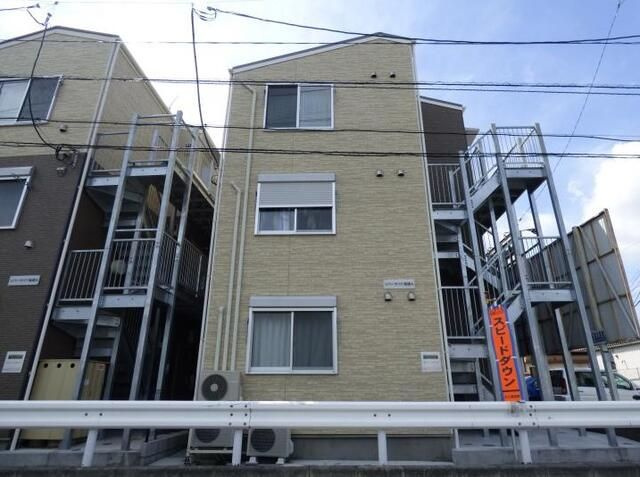 リバーサイド滝頭Ｂ棟の外観