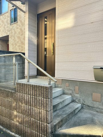 高木戸建のエントランス|エントランスです