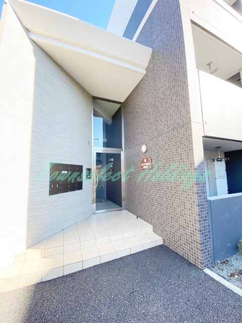 藤沢市石川１丁目の賃貸マンションのエントランス|清潔感のあるエントランスです♪