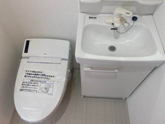 横浜市保土ケ谷区東川島町のアパートの洗面所