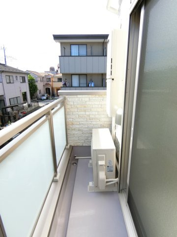 リブリ・草加Ⅱのバルコニー|外からの目が気にならないバルコニーで洗濯物が干せます