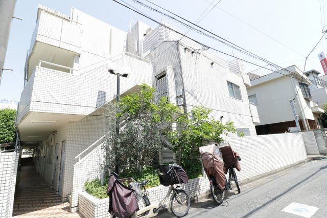 【外観】 | ビラ大泉学園　(保谷店) | 西武池袋線「大泉学園」駅より徒歩4分の好立地！便利な通勤急行停車駅です。