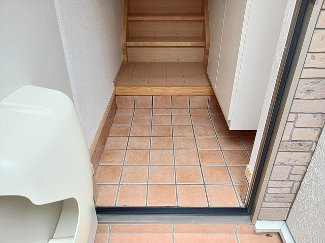 ベルデーアＡ棟の玄関|収納もある玄関です