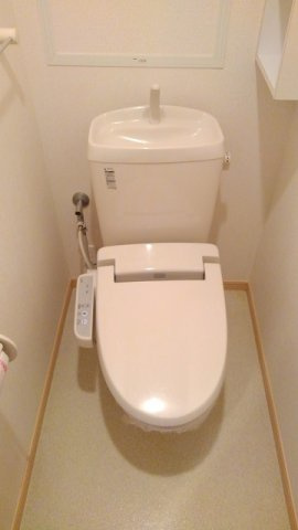 プレジールⅡのトイレ|コンパクトで使いやすいトイレです