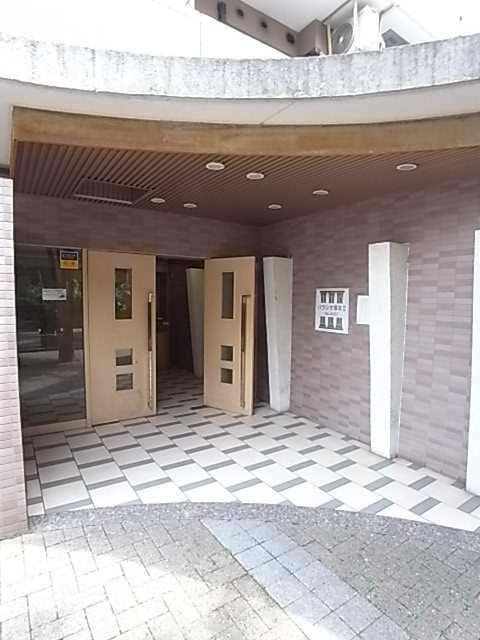 パラシオ塚本Ⅱのエントランス