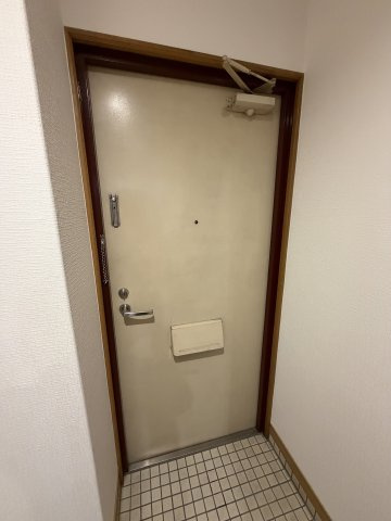 ホワイトハイツの玄関