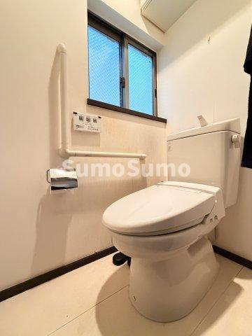 世田谷区上馬４丁目戸建てのトイレ|清潔感のあるトイレです