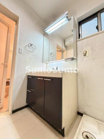 世田谷区上馬４丁目戸建ての洗面所|コンパクトで使いやすい洗面所