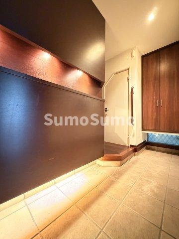 世田谷区上馬４丁目戸建ての玄関|シンプルで使いやすい玄関です